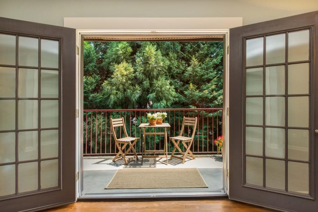 1 bedroom, 492 sq ft condominium sold at 1355 Euclid Avenue B24, Atlanta, GA 30307