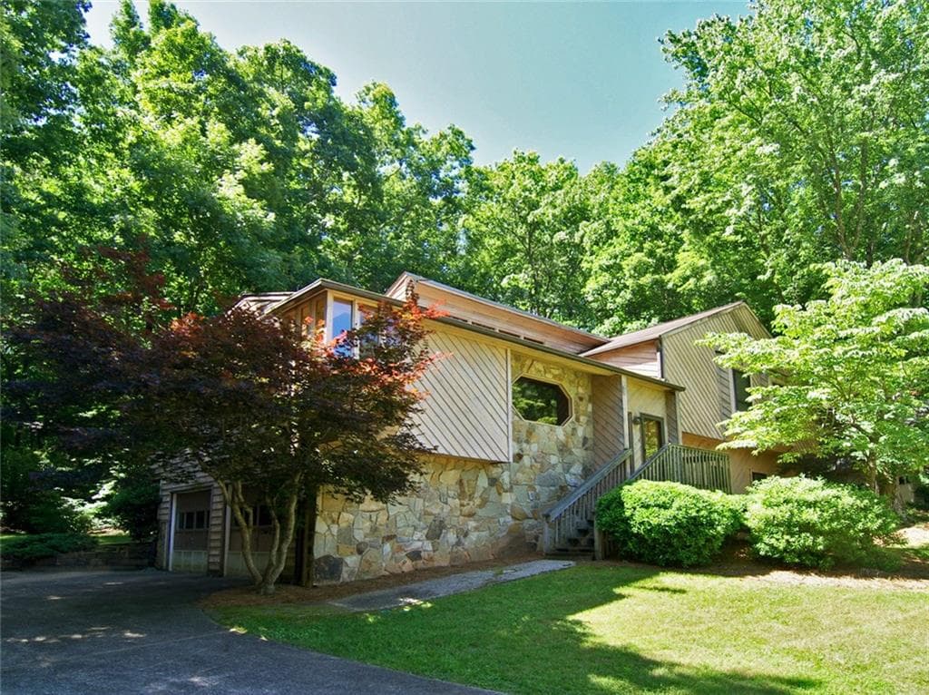 215 Glenrose Court, Roswell, GA 30076 — most recent listing photo