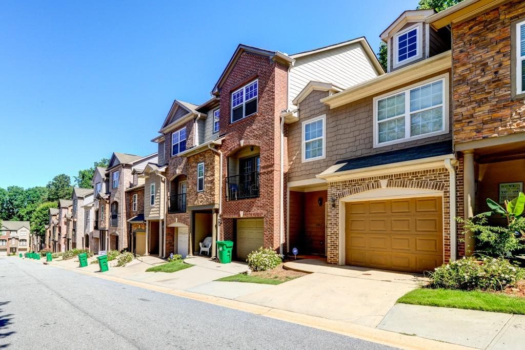 2942 Ashlyn Pointe Drive 24, Doraville, GA 30340 — most recent listing photo