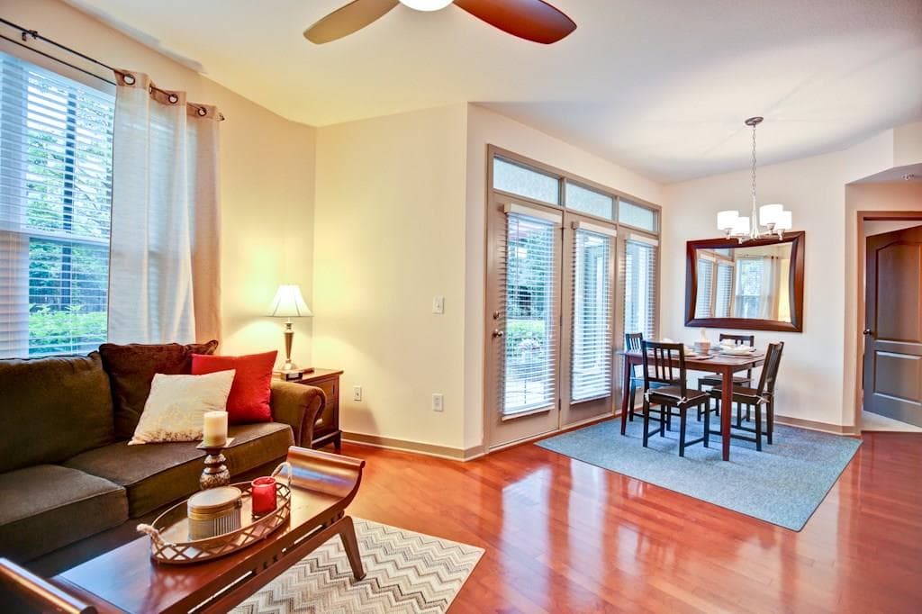 1 bedroom, 978 sq ft condominium sold at 390 17th Street 2008, Atlanta, GA 30363