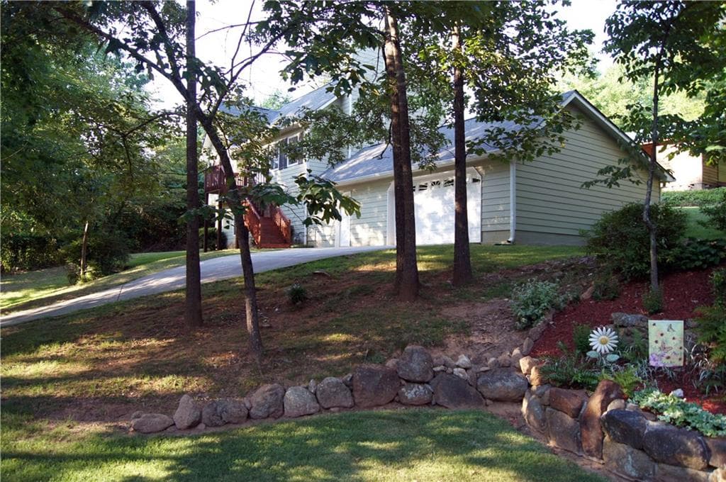 2015 Meadows Drive, Woodstock, GA 30188 — most recent listing photo