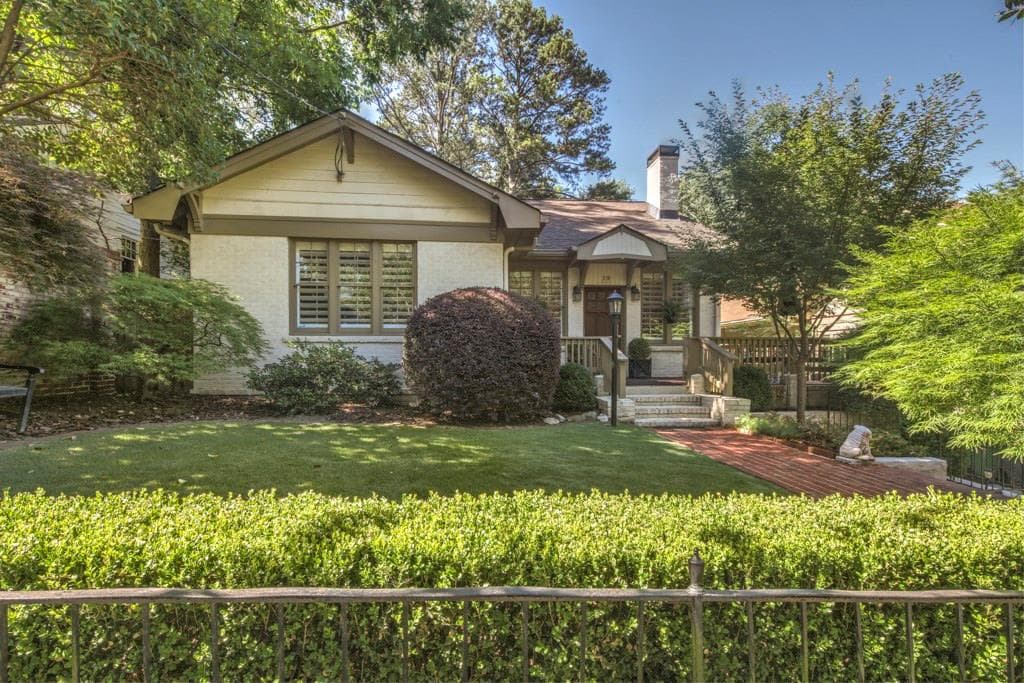 3 bedroom single family residence sold at 19 Roanoke Avenue, Atlanta, GA 30305