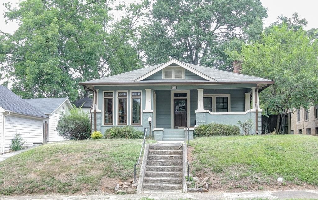 3 bedroom, 1,899 sq ft single family residence sold at 618 Cresthill Avenue, Atlanta, GA 30306