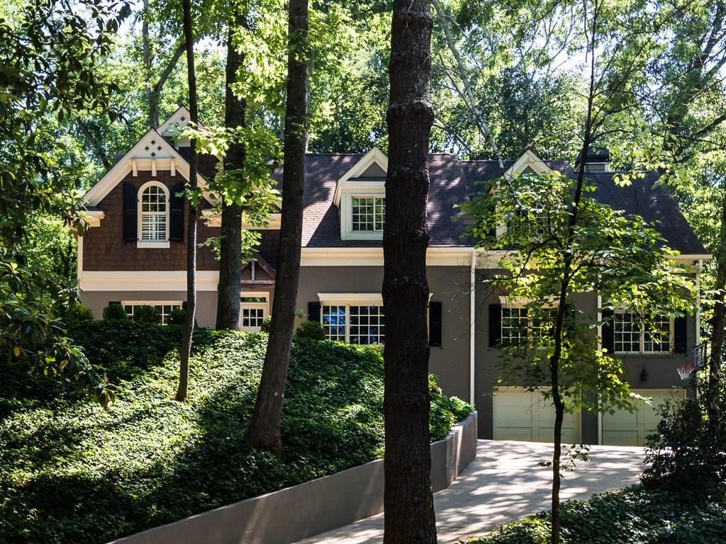 5 bedroom, 3,885 sq ft single family residence sold at 3996 Land O Lakes Drive, Atlanta, GA 30342