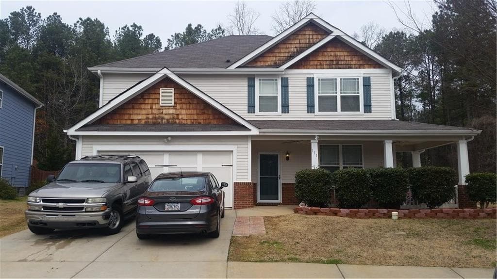 4 bedroom, 2,241 sq ft single family residence sold at 131 Parkway Drive, Fairburn, GA 30213