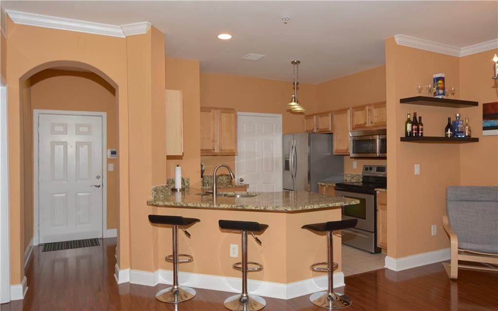 2 bedroom, 1,253 sq ft condominium sold at 5641 Roswell Road 118, Atlanta, GA 30342