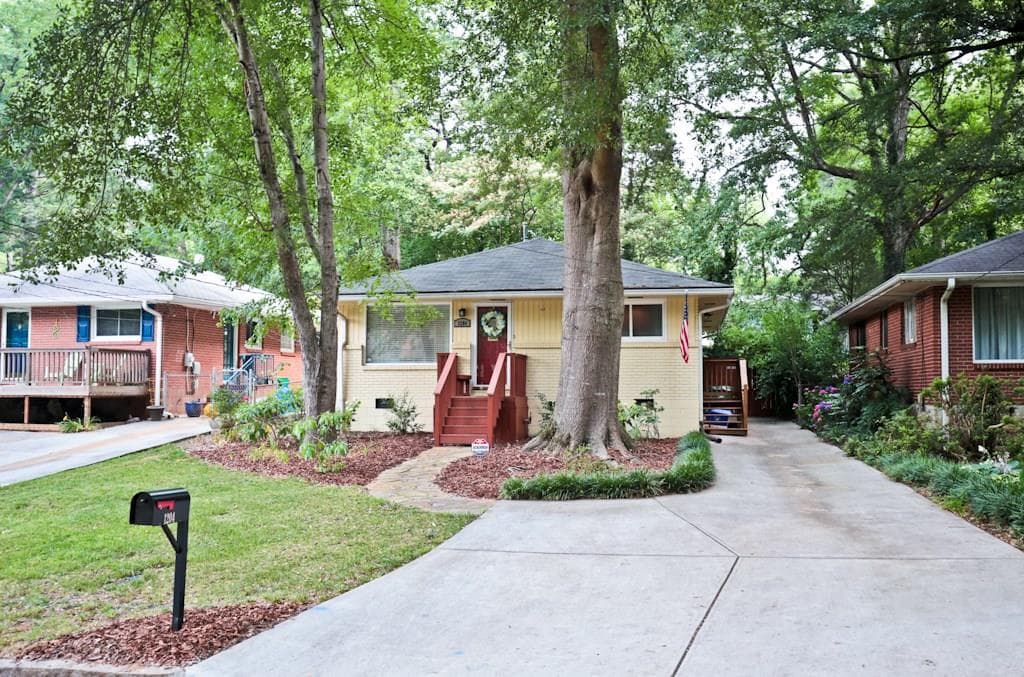 2 bedroom, 1,008 sq ft single family residence sold at 1204 Argonne Way, Atlanta, GA 30324