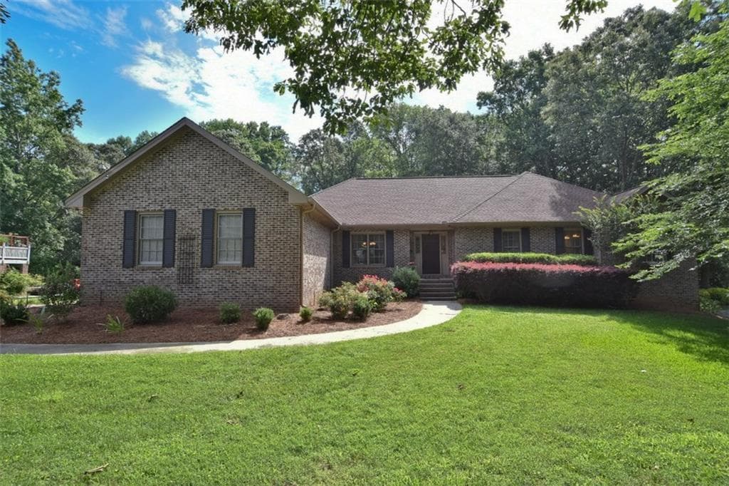 4 bedroom, 3,480 sq ft single family residence sold at 3342 Inns Brook Way, Snellville, GA 30039
