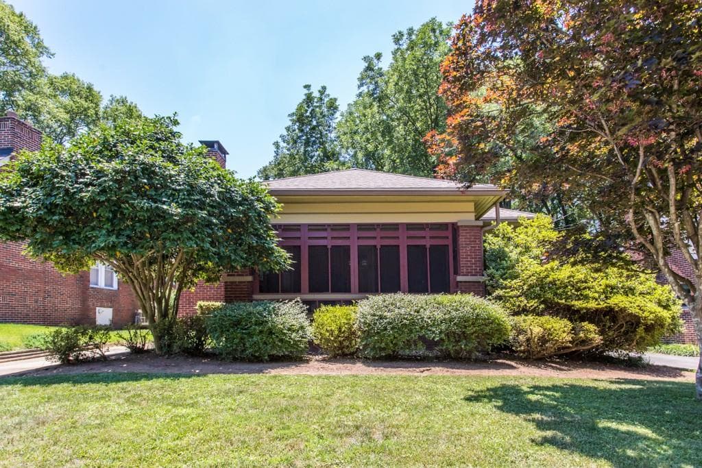 3 bedroom, 1,816 sq ft single family residence sold at 1087 Glenwood Avenue, Atlanta, GA 30316