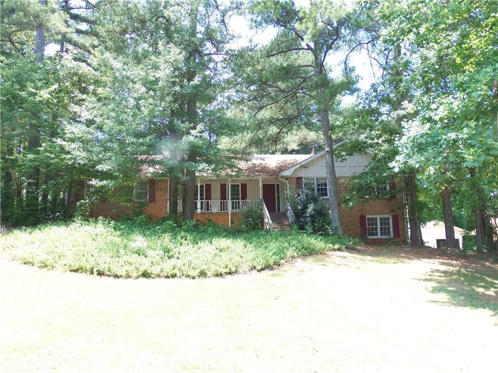 3 bedroom single family residence sold at 3380 Ethan Allen Drive, College Park, GA 30349