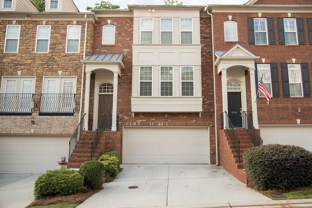 4 bedroom, 2,376 sq ft townhouse sold at 4892 Colchester Court 153, Atlanta, GA 30339