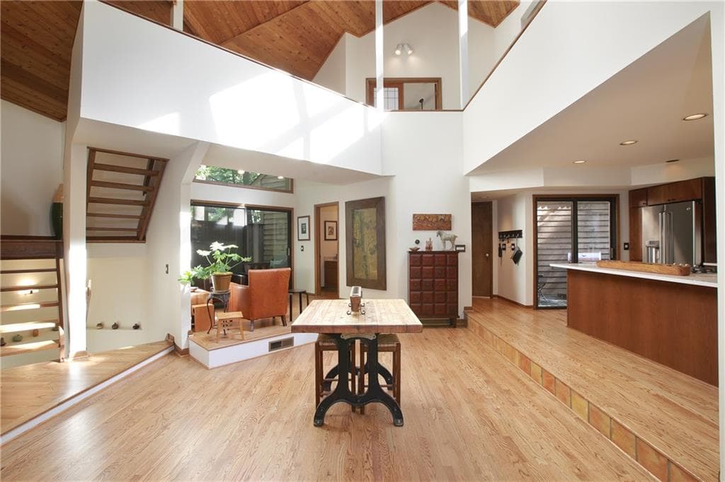 310 Waverly Hall Circle, Roswell, GA 30075 — most recent listing photo