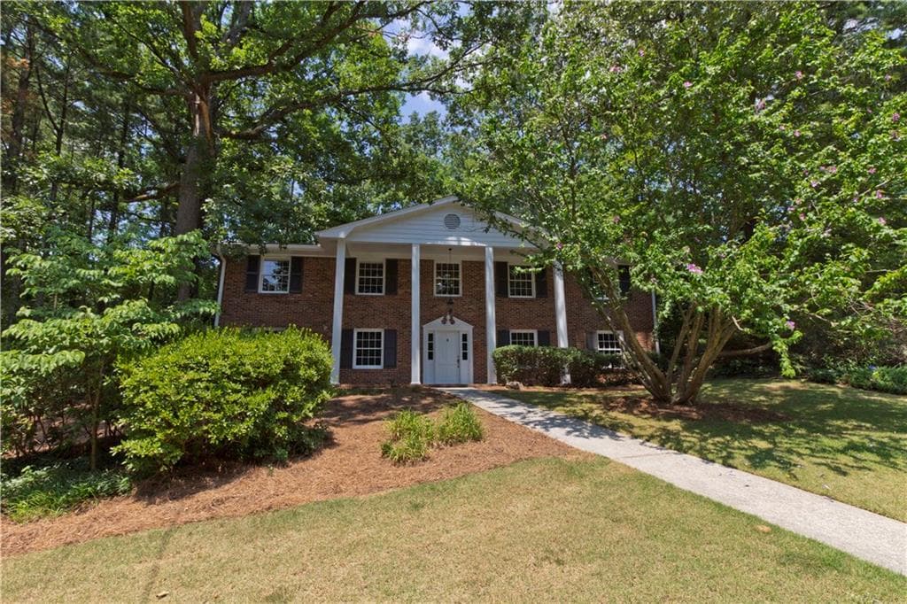 4 bedroom, 1,792 sq ft single family residence sold at 330 Elden Drive, Atlanta, GA 30342