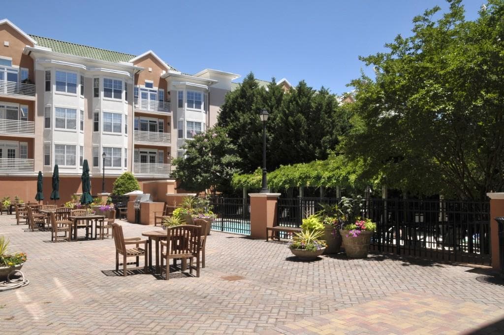 225 E Ponce De Leon Avenue 433, Decatur, GA 30030 — most recent listing photo