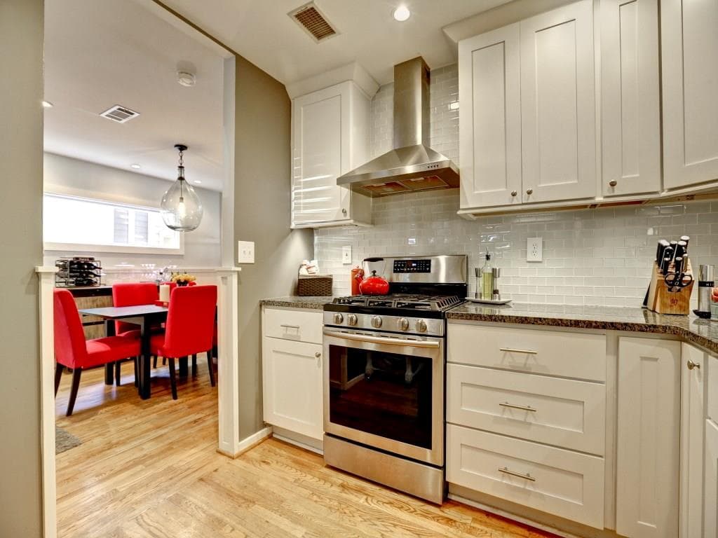2 bedroom, 1,414 sq ft condominium sold at 836 Saint Charles Avenue L, Atlanta, GA 30306
