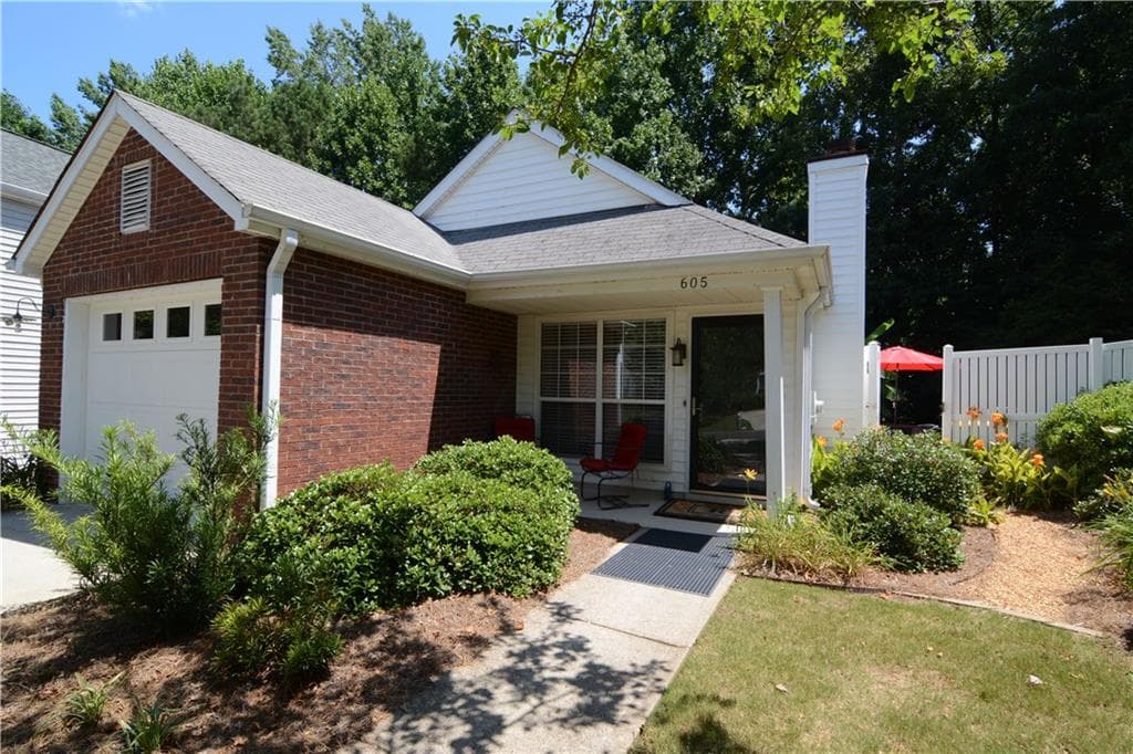 605 Crossbridge Alley, Alpharetta, GA 30022 — most recent listing photo