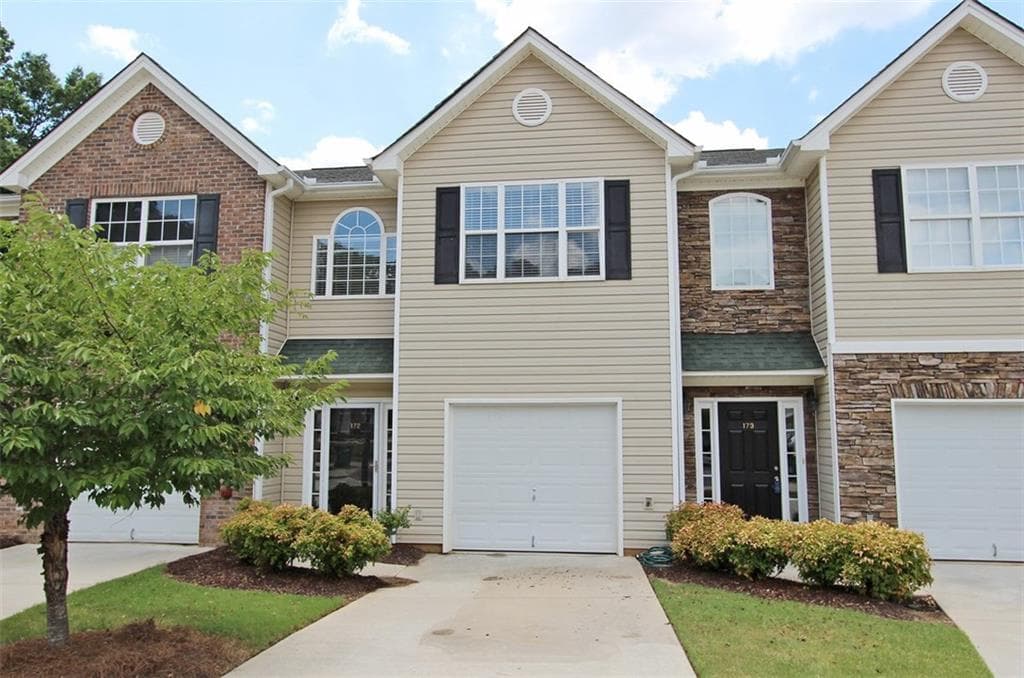 2 bedroom, 1,472 sq ft townhouse sold at 172 Creekwood Drive, Woodstock, GA 30188