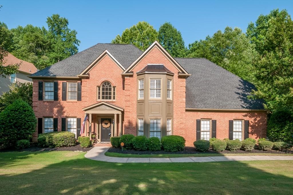 4 bedroom single family residence sold at 12150 Wexford Mill Court, Roswell, GA 30075