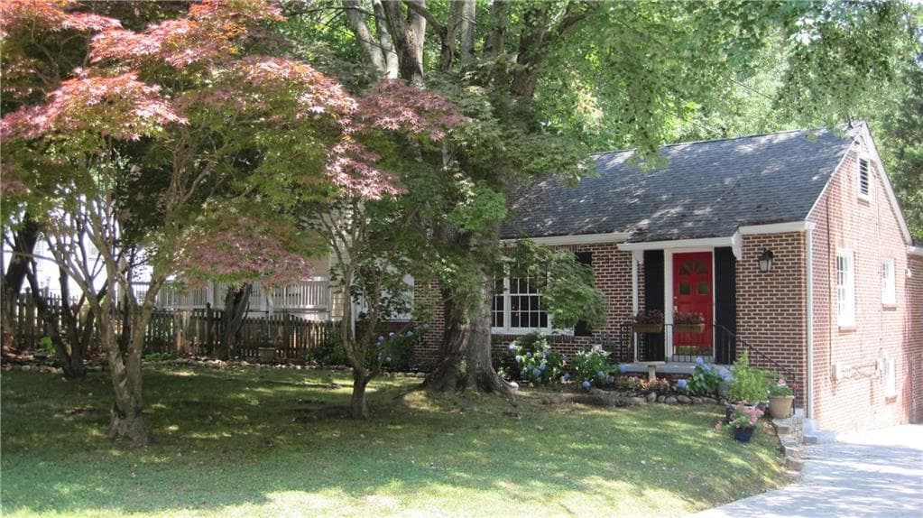 2 bedroom, 1,184 sq ft single family residence sold at 978 Winburn Drive, East Point, GA 30344