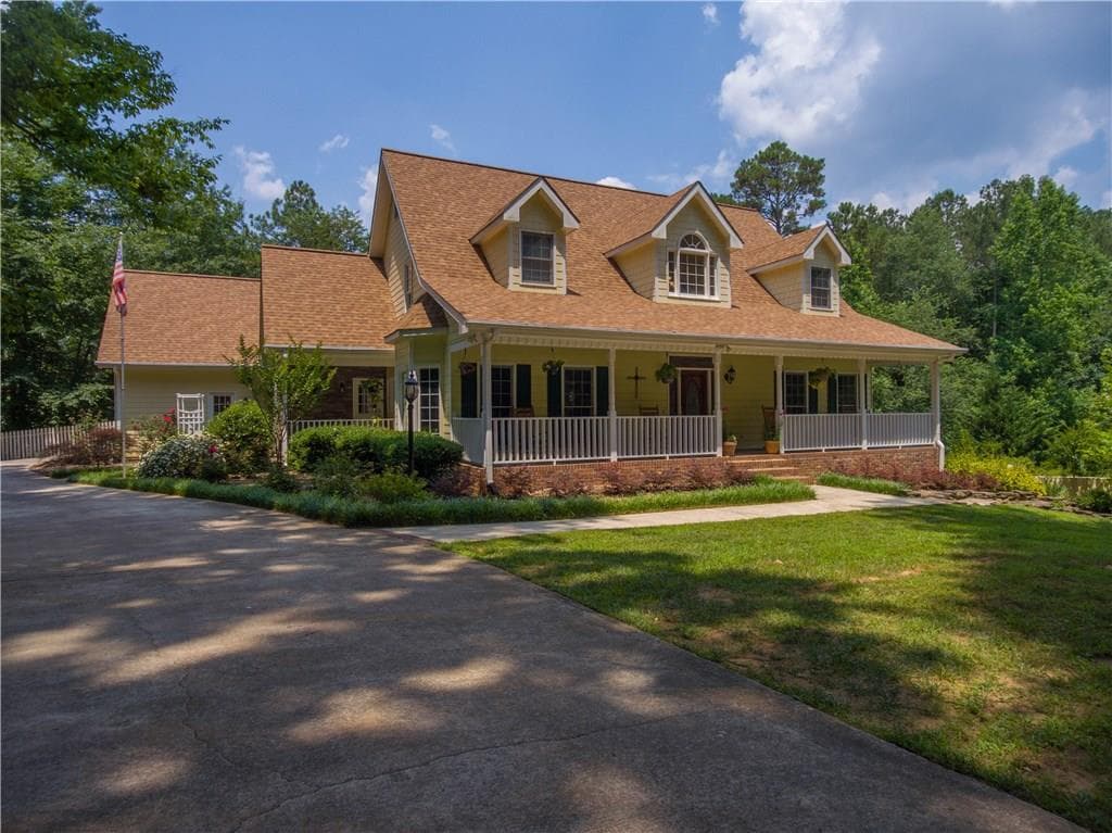 5 bedroom, 5,119 sq ft single family residence sold at 1220 Peachtree Road, Hoschton, GA 30548