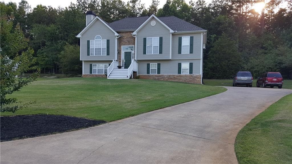 4 bedroom, 2,020 sq ft single family residence sold at 305 Bryn Brooke Drive, Dawsonville, GA 30534