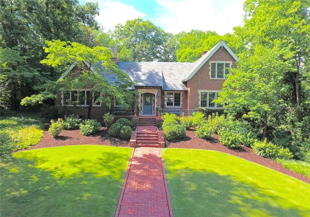 5 bedroom, 4,051 sq ft single family residence sold at 1296 Fairview Road, Atlanta, GA 30306