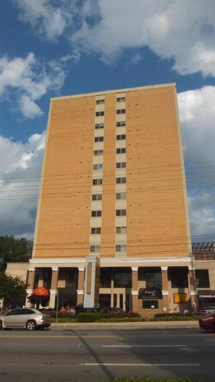 2285 NW Peachtree Road 1207, Atlanta, GA 30309 — most recent listing photo