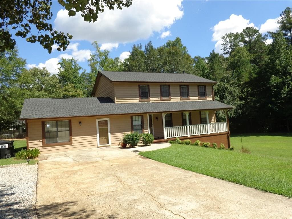 5 bedroom single family residence sold at 140 Fox Hunt Court, Fayetteville, GA 30214