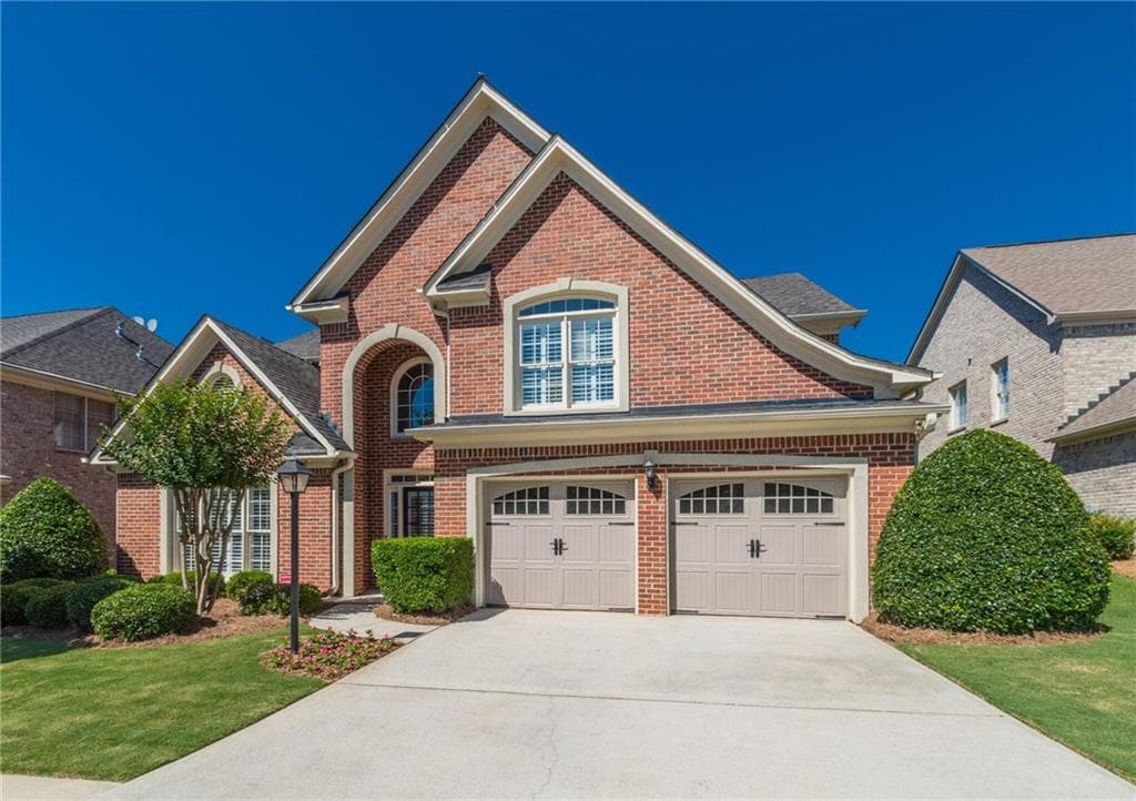 4 bedroom, 3,285 sq ft single family residence sold at 2727 Vinings Oak Drive, Atlanta, GA 30339