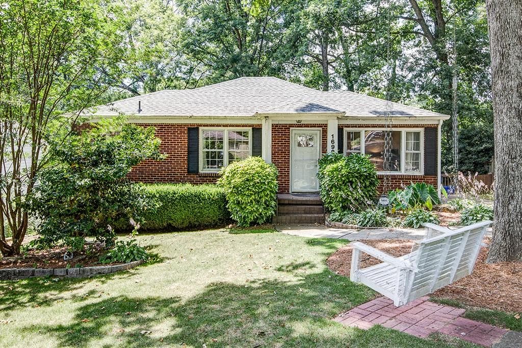 2 bedroom, 1,020 sq ft single family residence sold at 1698 Bridgeport Drive, Atlanta, GA 30329
