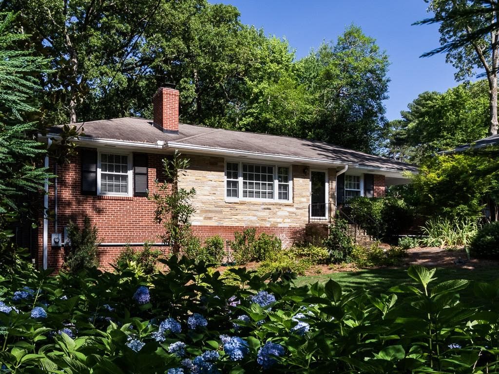2 bedroom, 1,486 sq ft single family residence sold at 1596 Fama Drive, Atlanta, GA 30329
