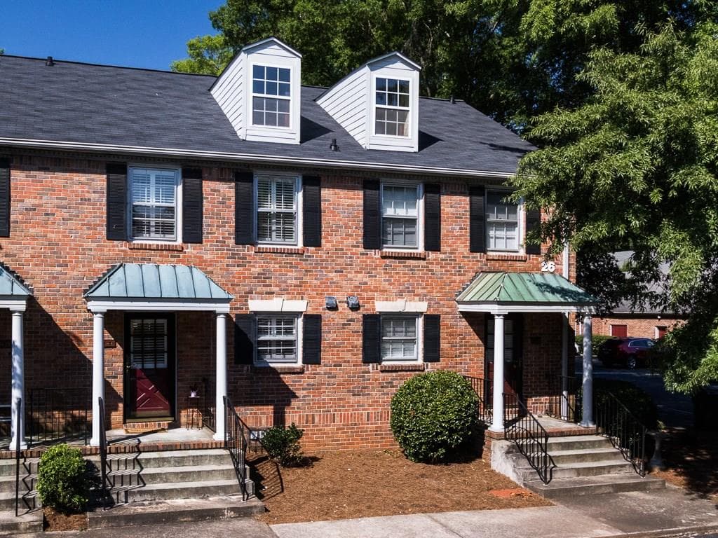 2 bedroom, 1,088 sq ft condominium sold at 6700 Roswell Road 26E, Atlanta, GA 30328