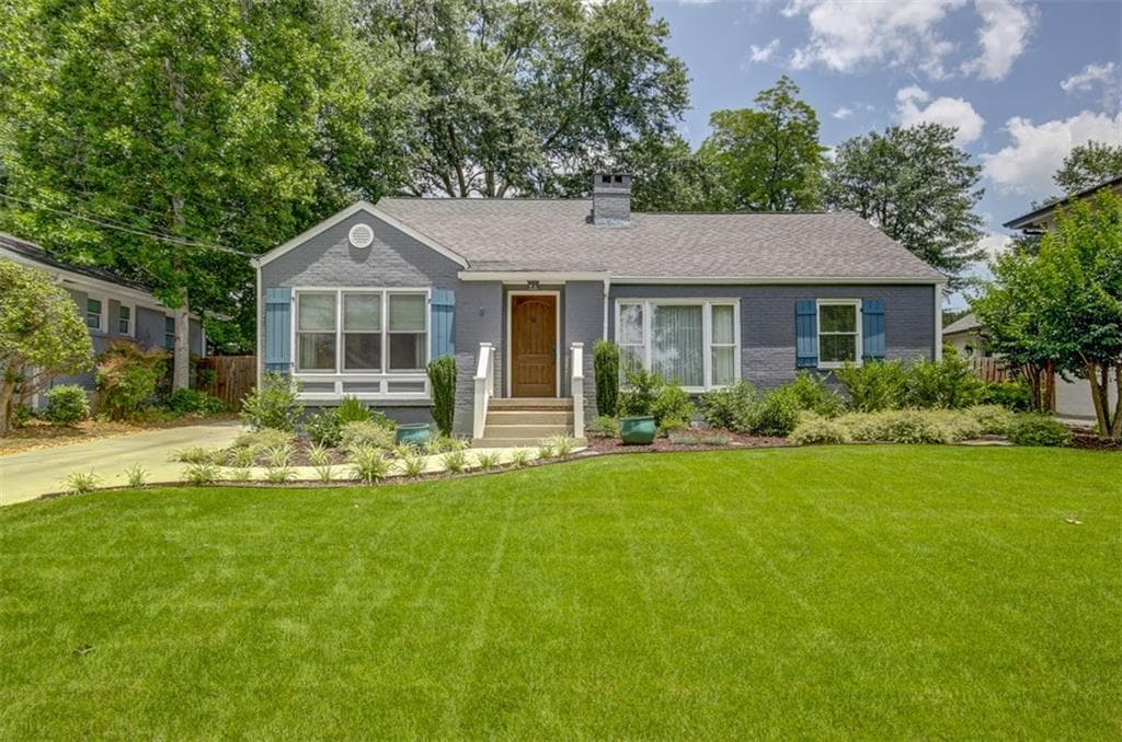4 bedroom, 2,163 sq ft single family residence sold at 212 Midvale Drive, Atlanta, GA 30342
