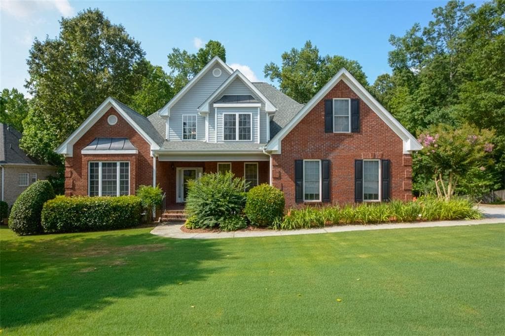 5 bedroom, 3,289 sq ft single family residence sold at 924 Edgewater Drive, Loganville, GA 30052
