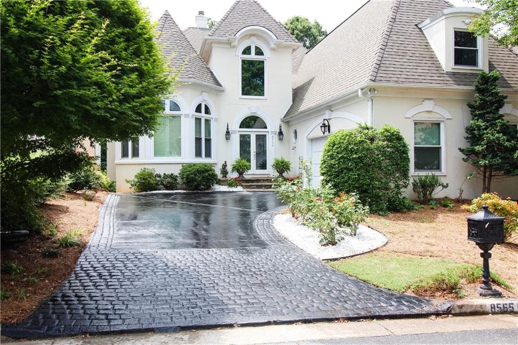 8565 Driver Circle, Johns Creek, GA 30022 — most recent listing photo