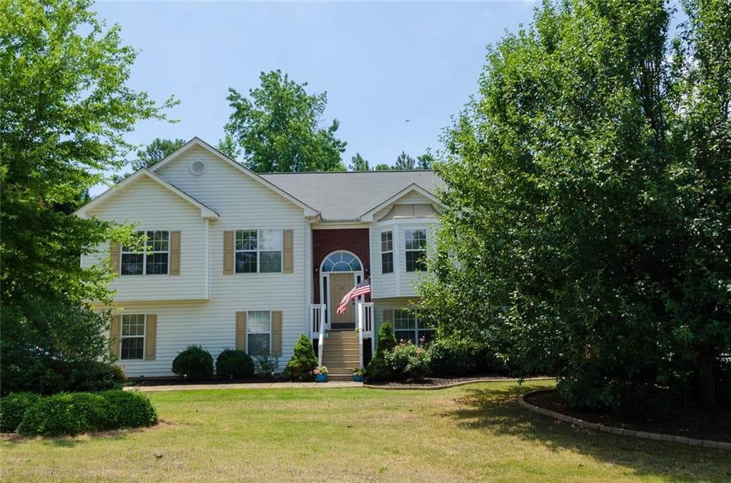 4 bedroom single family residence sold at 6240 Saturn Drive, Flowery Branch, GA 30542
