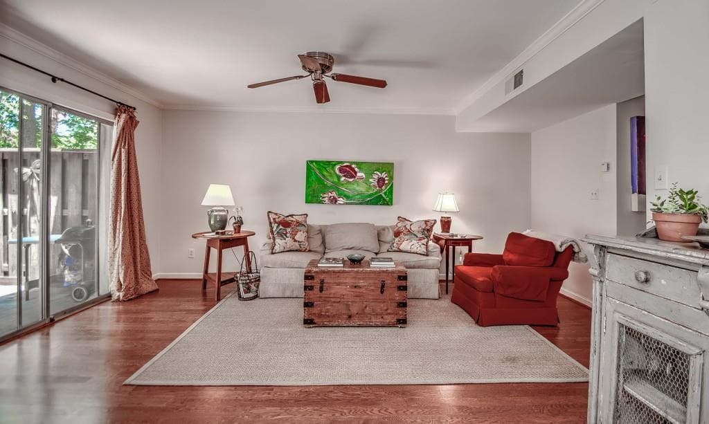 2 bedroom, 1,588 sq ft condominium sold at 31 Ivy Gates 31, Atlanta, GA 30342