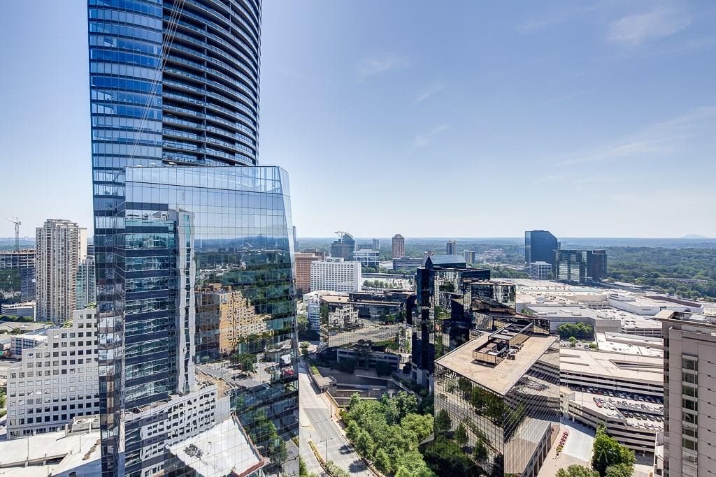 1 bedroom, 734 sq ft condominium sold at 3324 Peachtree Road 2913, Atlanta, GA 30326