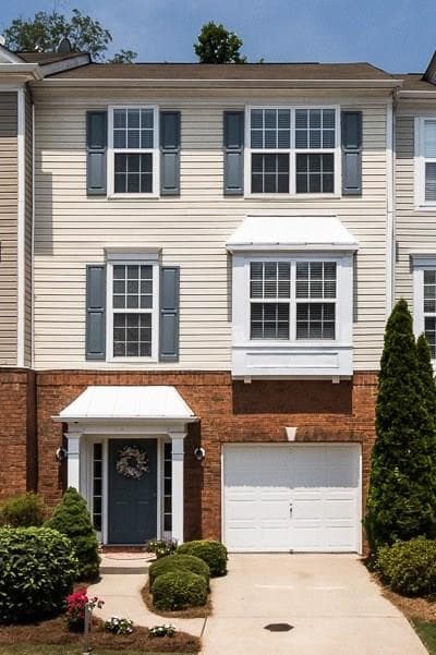 3 bedroom, 1,985 sq ft townhouse sold at 907 Whittington Way 907, Alpharetta, GA 30004