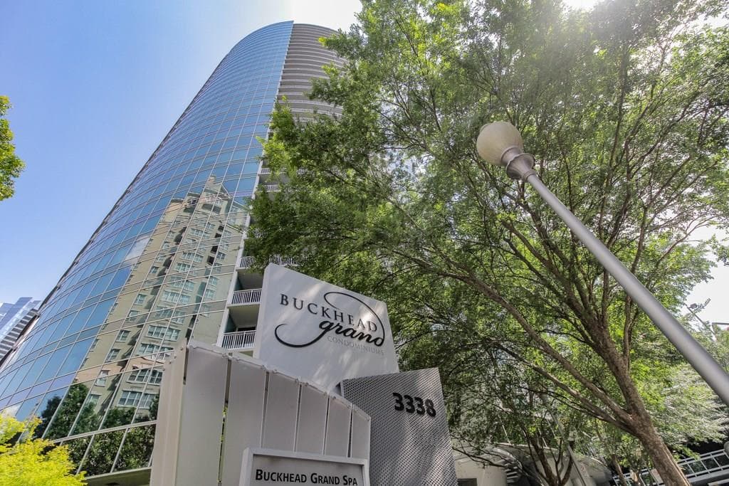 2 bedroom, 1,742 sq ft condominium sold at 3338 Peachtree Road 3203, Atlanta, GA 30326