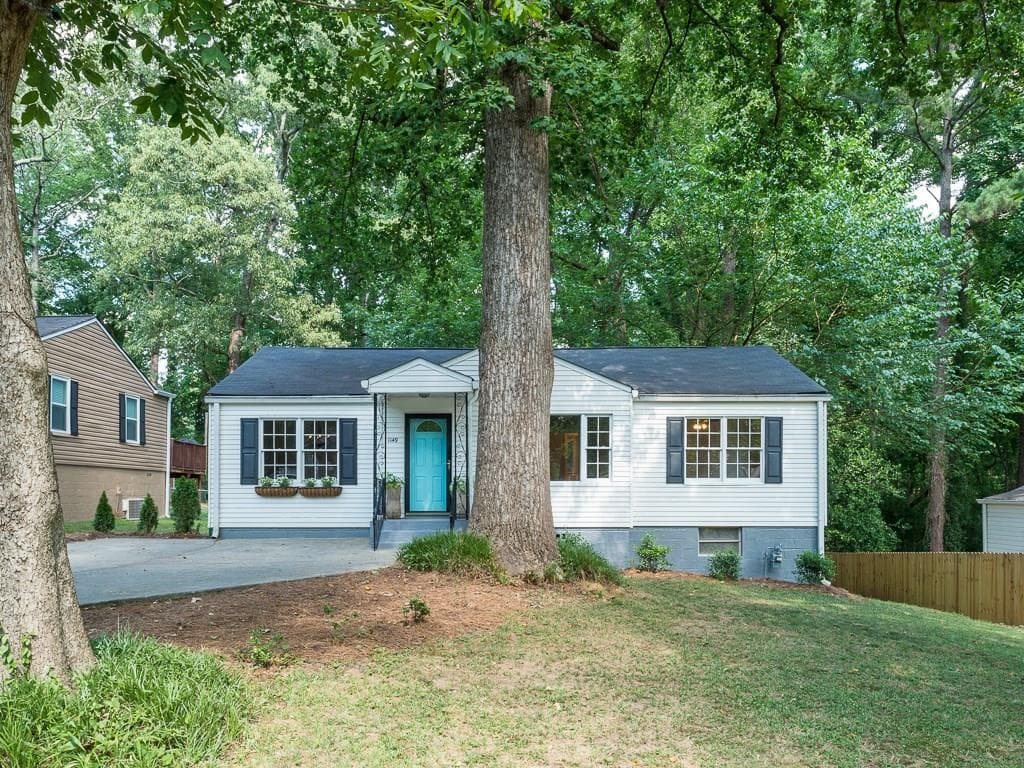 3 bedroom, 1,126 sq ft single family residence sold at 1149 Shepherds Lane, Atlanta, GA 30324