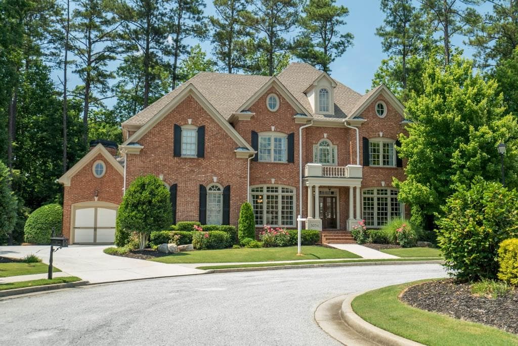 6 bedroom, 4,876 sq ft single family residence sold at 5034 Oakhurst Walk, Atlanta, GA 30338