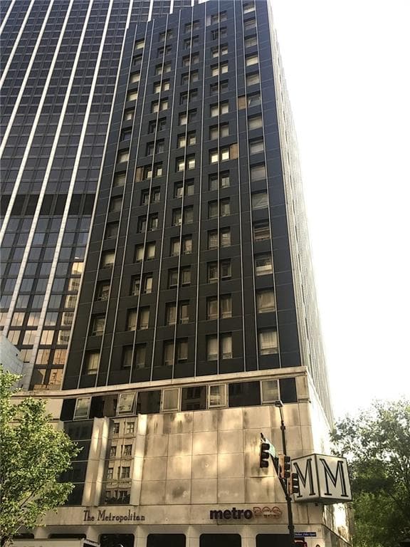 2 bedroom, 1,156 sq ft condominium sold at 20 Marietta Street 11B, Atlanta, GA 30303