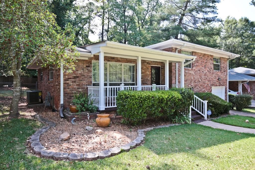 1592 Melanie Court, Decatur, GA 30032 — most recent listing photo