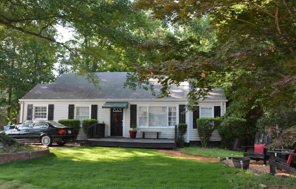 3 bedroom, 1,415 sq ft single family residence sold at 1963 Neely Avenue, East Point, GA 30344