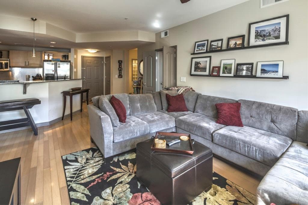 2 bedroom, 1,263 sq ft condominium sold at 390 17th Street 4005, Atlanta, GA 30363