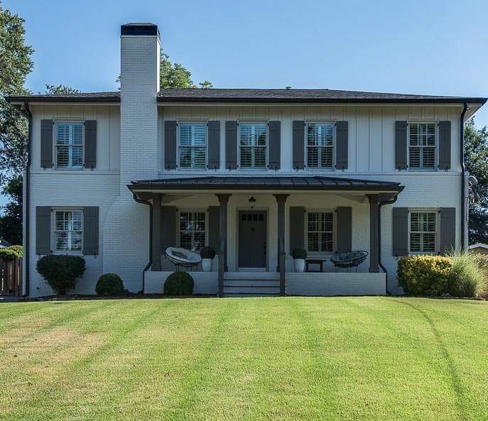 5 bedroom, 3,610 sq ft single family residence sold at 218 Midvale Drive, Atlanta, GA 30342