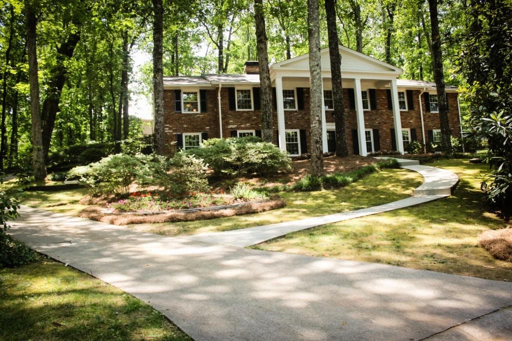 425 Heritage Way, Sandy Springs, GA 30328 — most recent listing photo