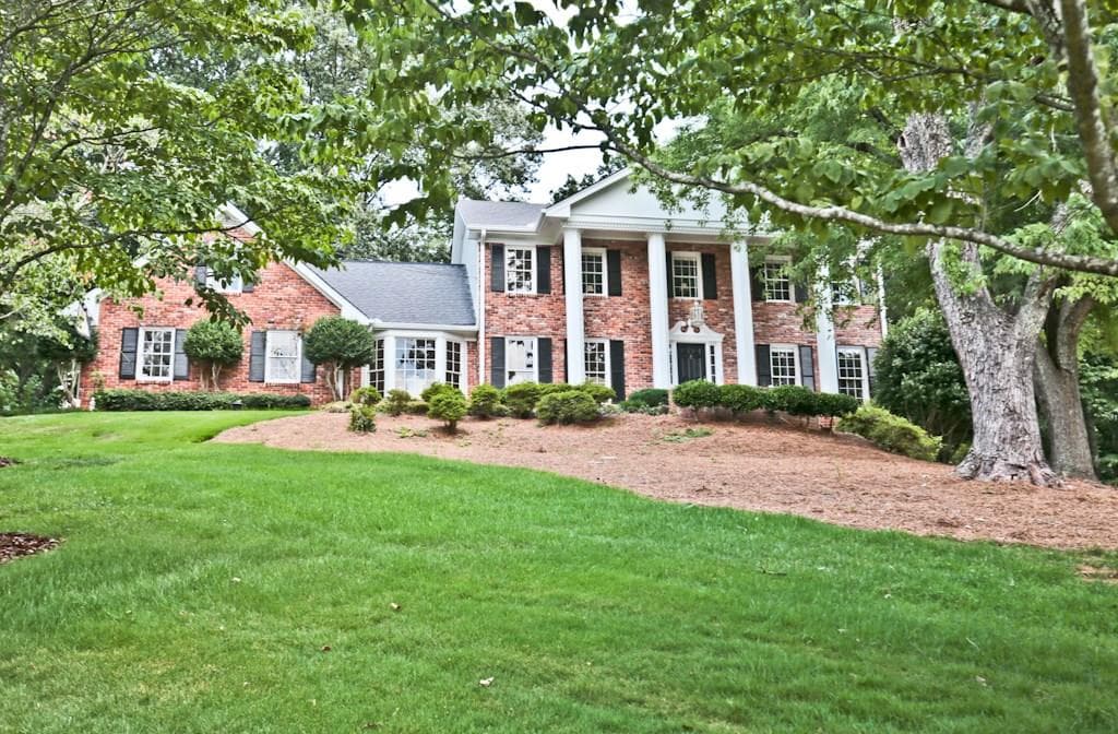 5 bedroom, 3,063 sq ft single family residence sold at 4085 Chestnut Ridge Drive, Dunwoody, GA 30338