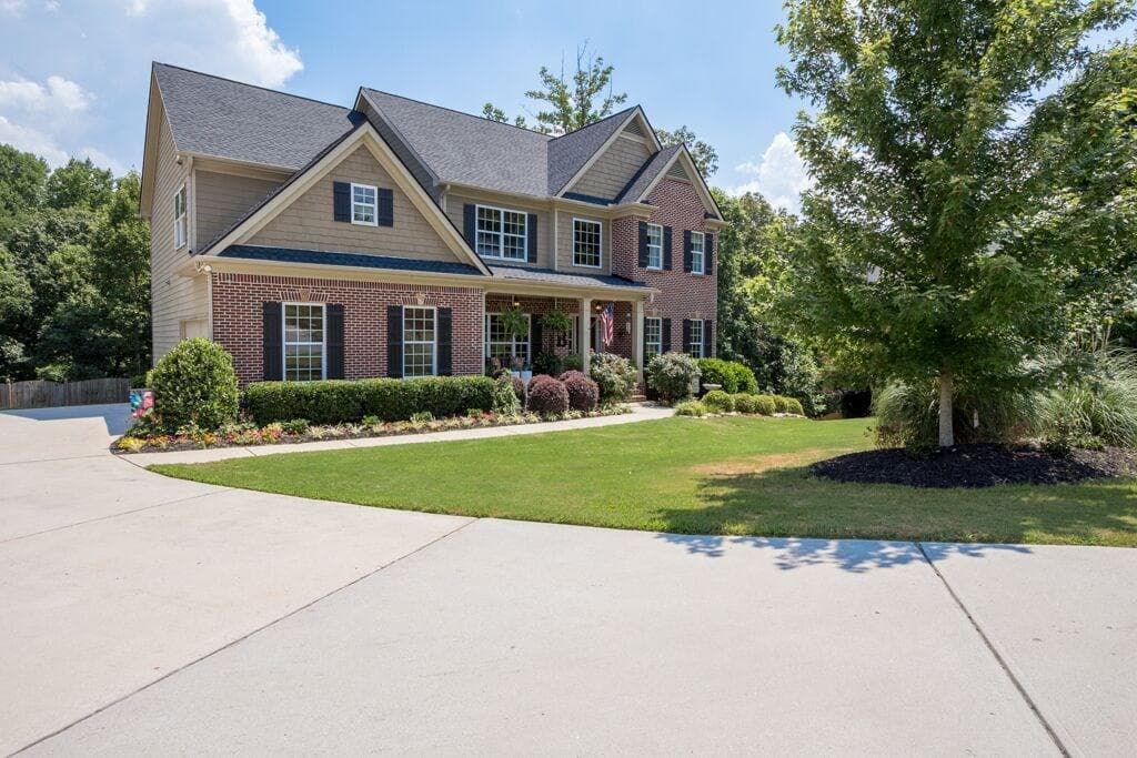 9225 Hannahs Crossing Drive, Gainesville, GA 30506 — most recent listing photo